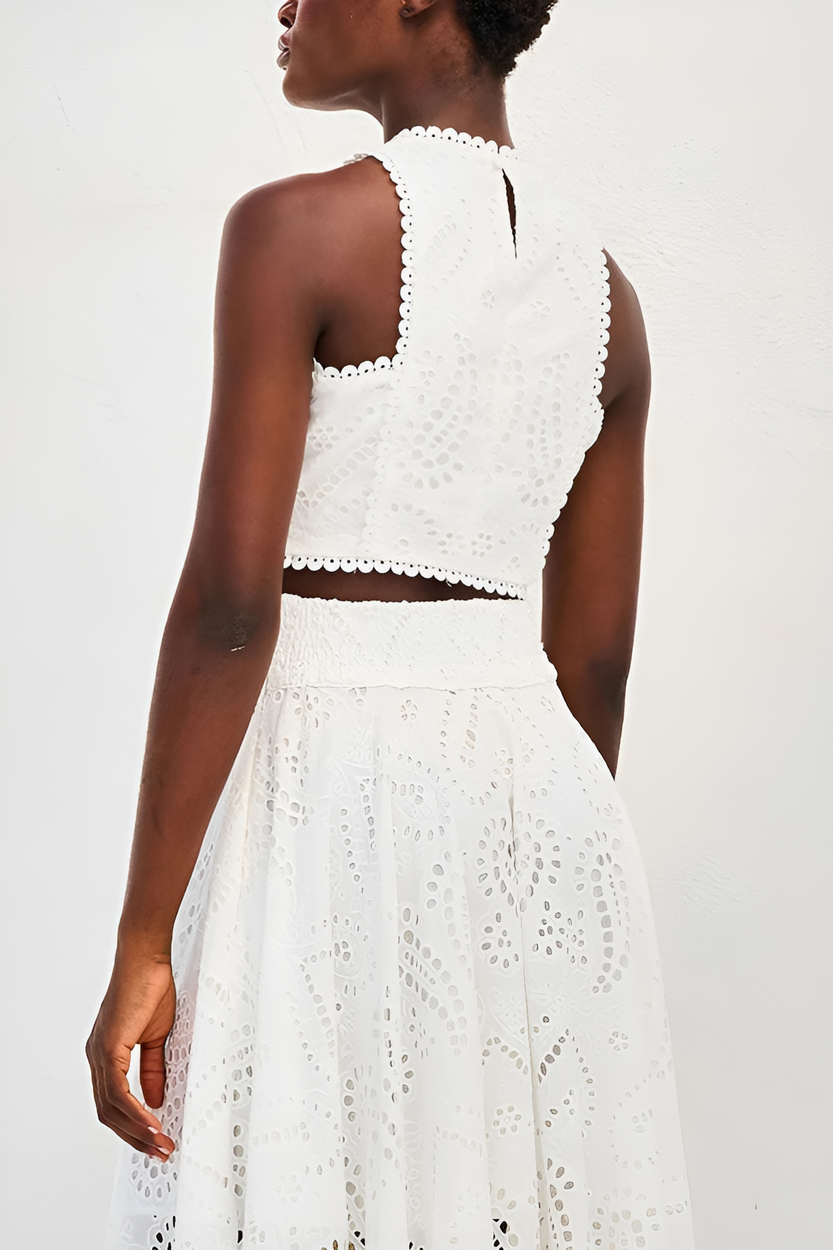 Camilla – Sleeveless Two-Piece Lace Set