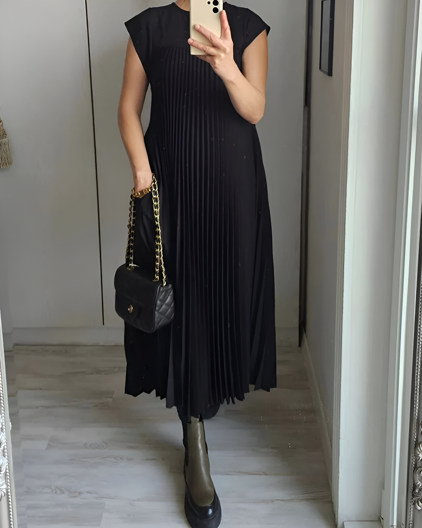 Jolie - Elegant Comfortable Dress
