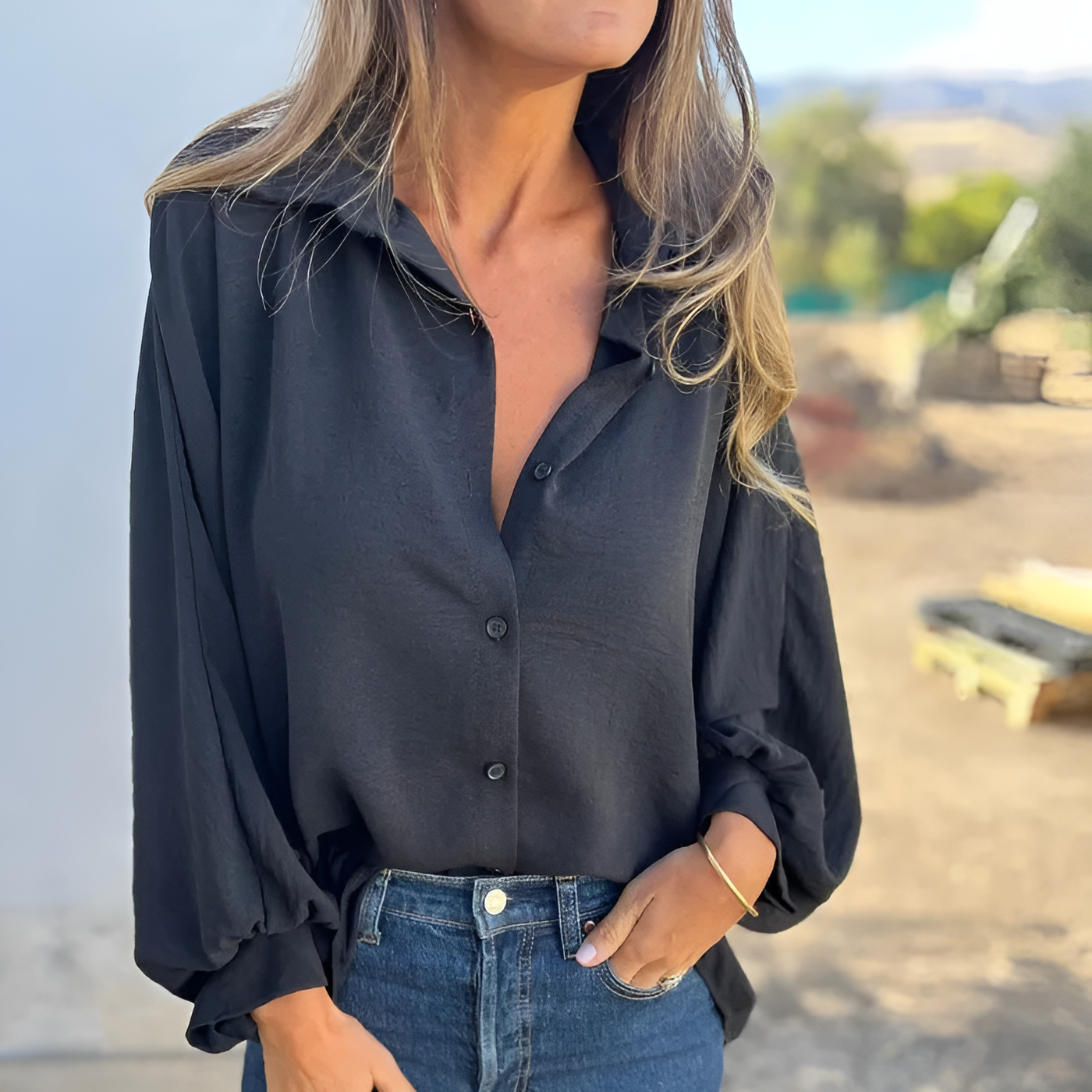 Nina – Elegant Oversized Blouse