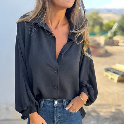 Nina – Elegant Oversized Blouse