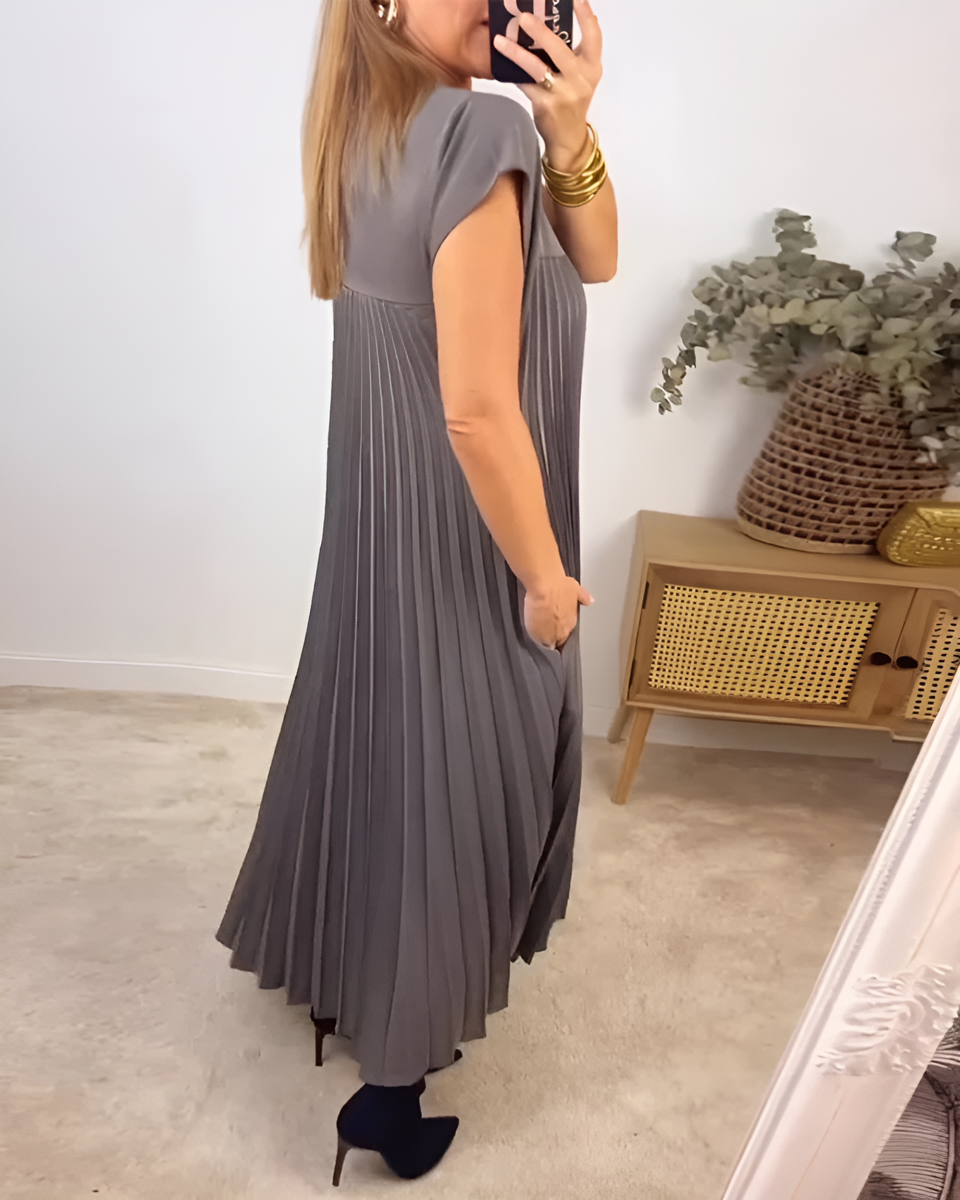 Jolie - Elegant Comfortable Dress