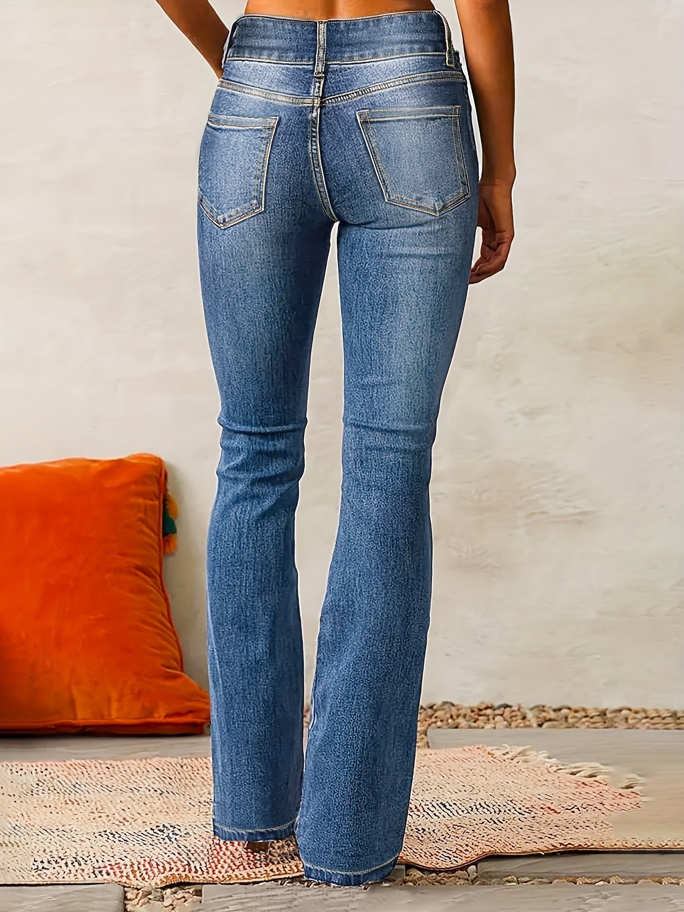 Lova – High-Waisted Flare Jeans