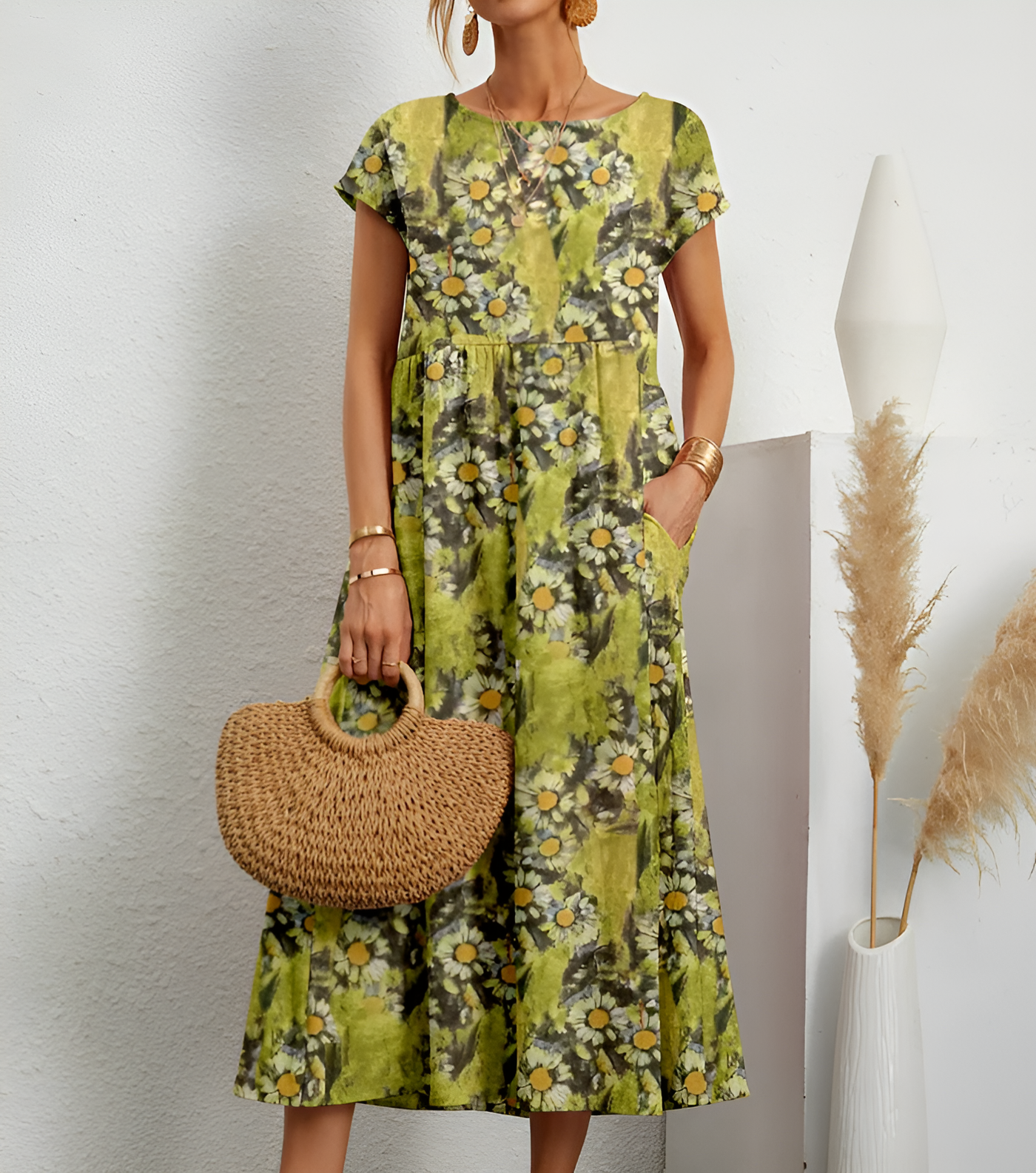 Lila - Chic Floral Dress