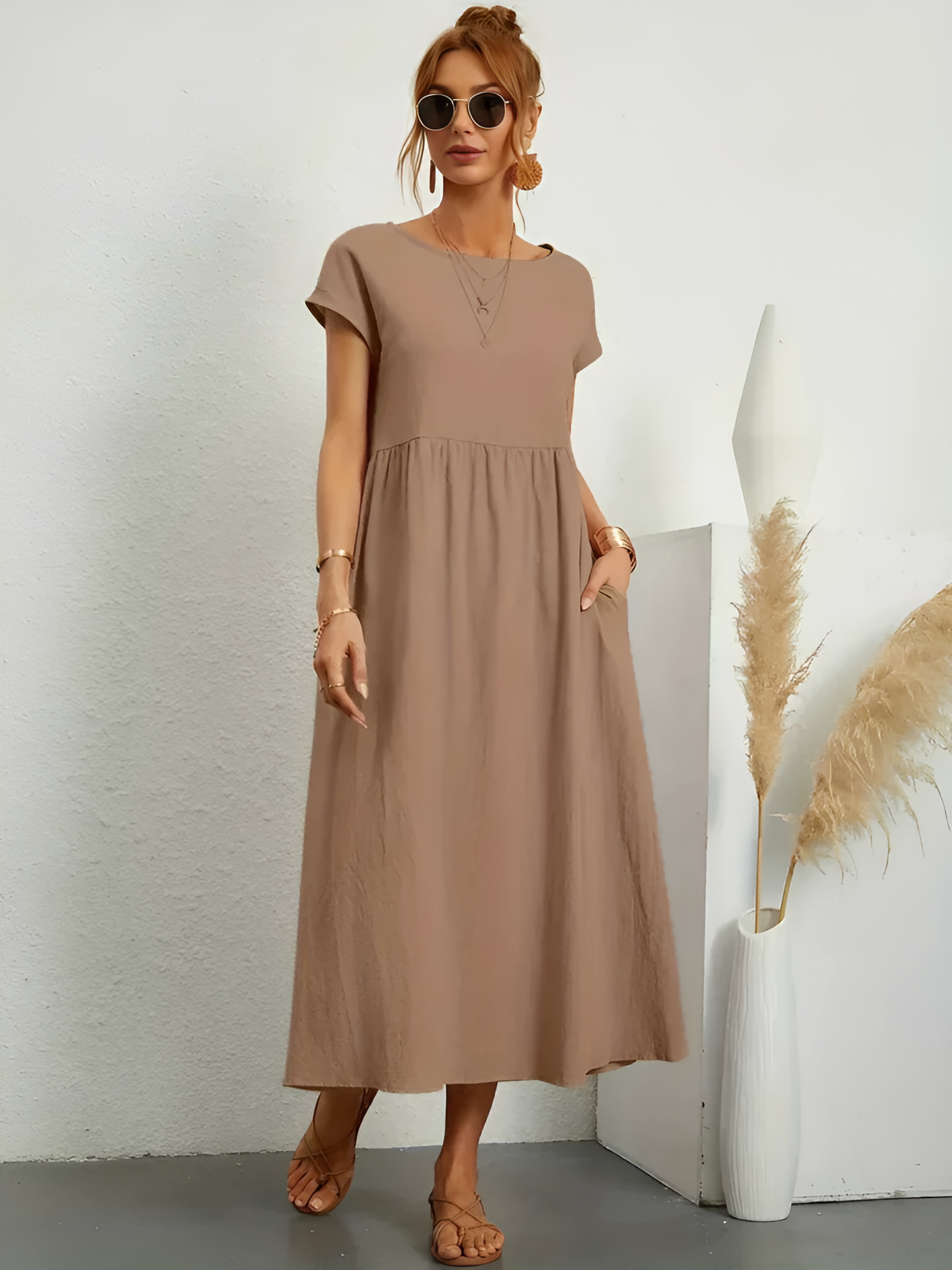 Isabella - Elegant Round Neck Dress