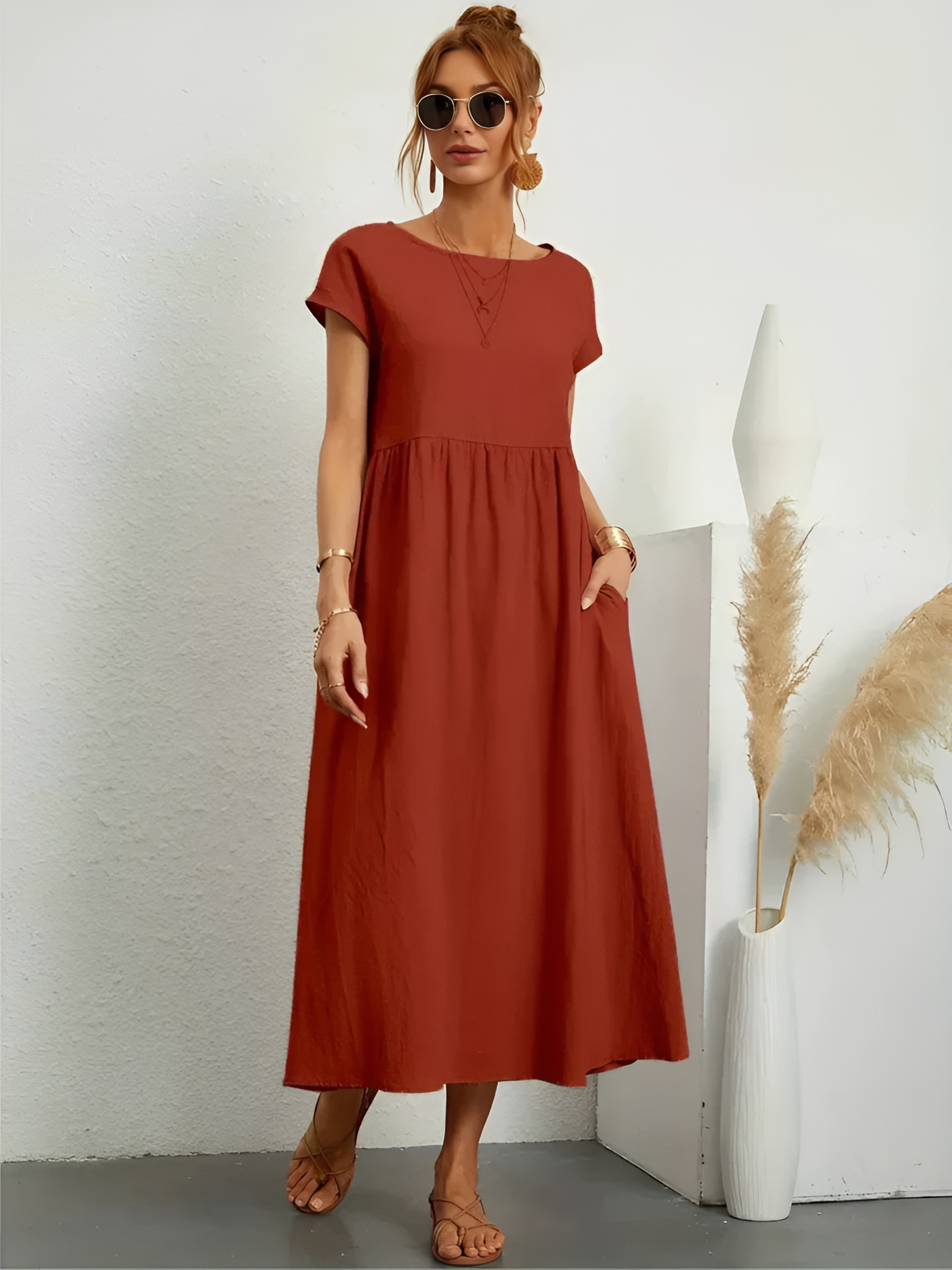Isabella - Elegant Round Neck Dress