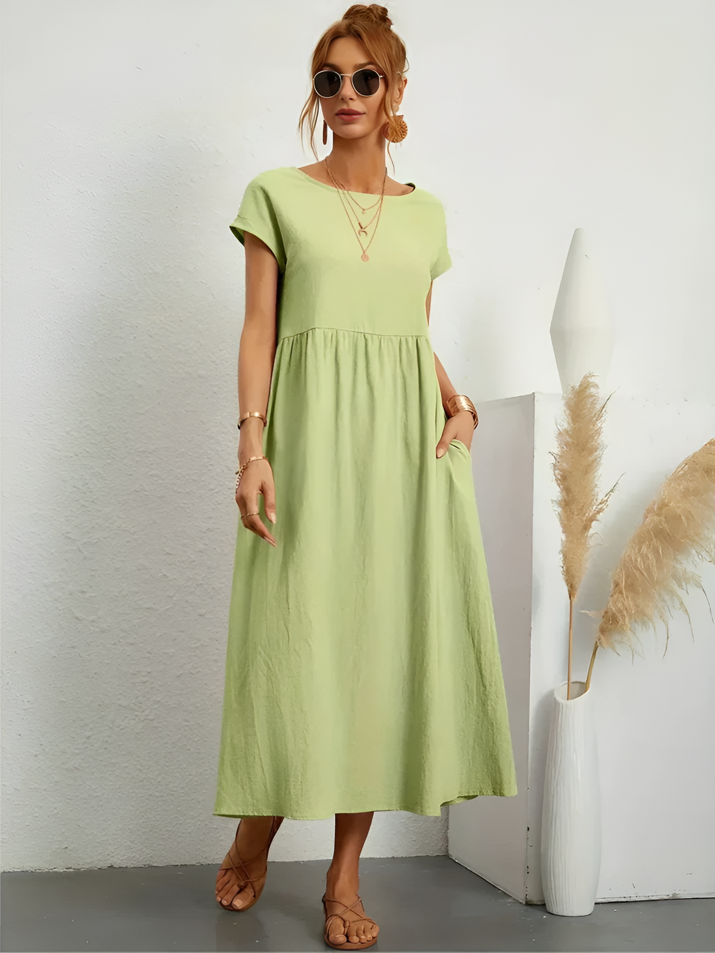 Isabella - Elegant Round Neck Dress