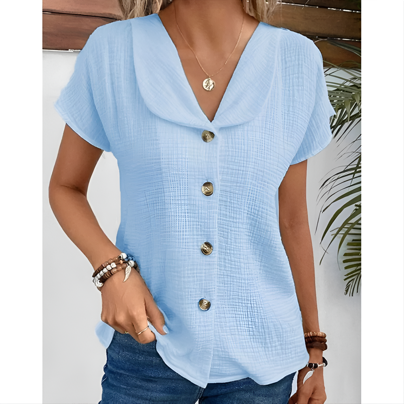 Lilia - Stylish Knit Shirt