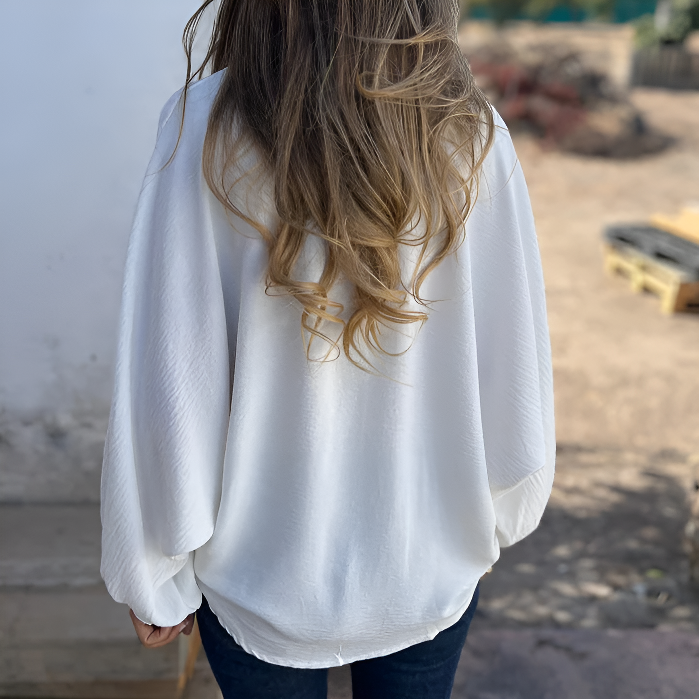 Nina – Elegant Oversized Blouse