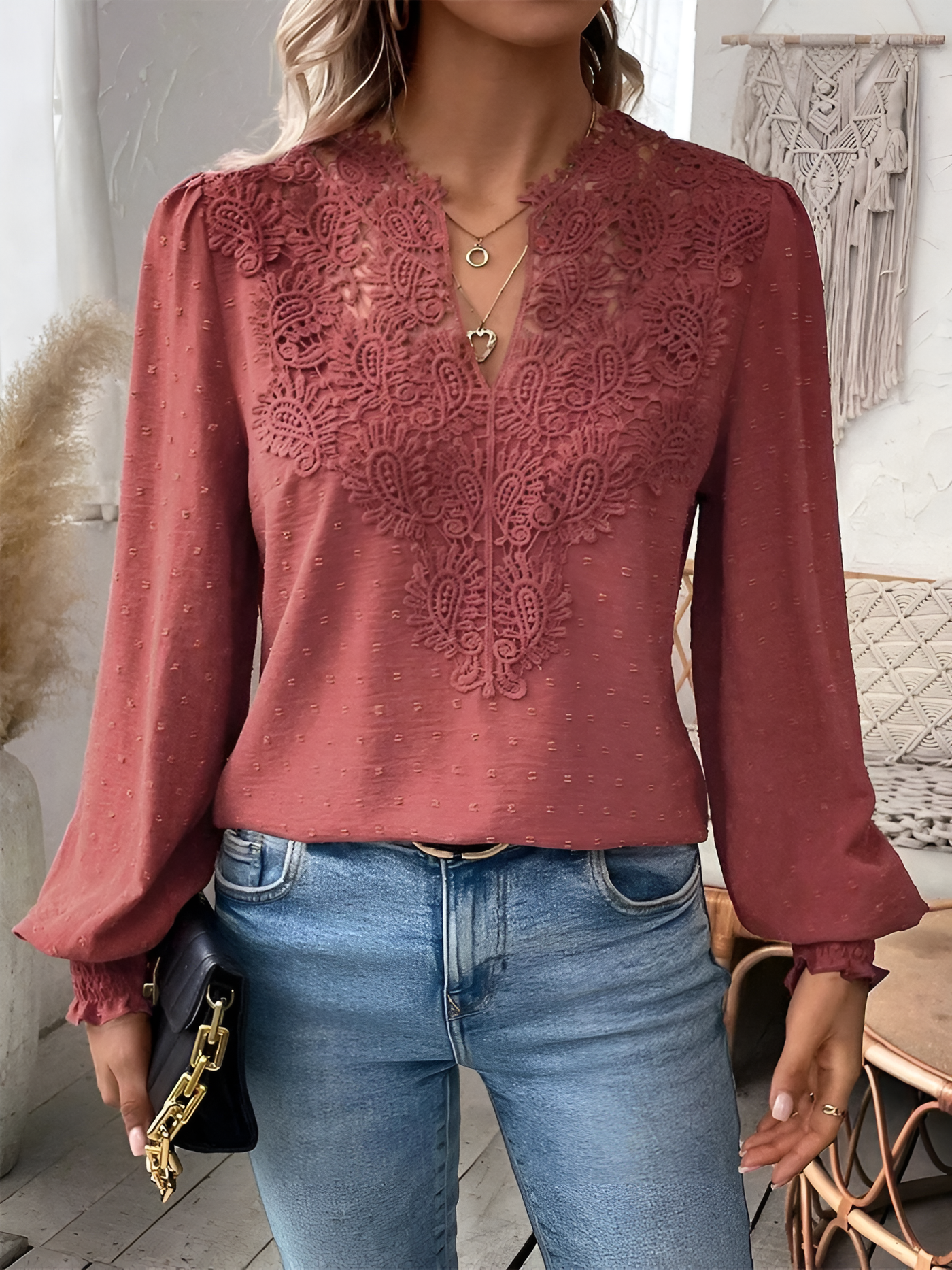 Noé - Luxurious Blouse with V-neckline