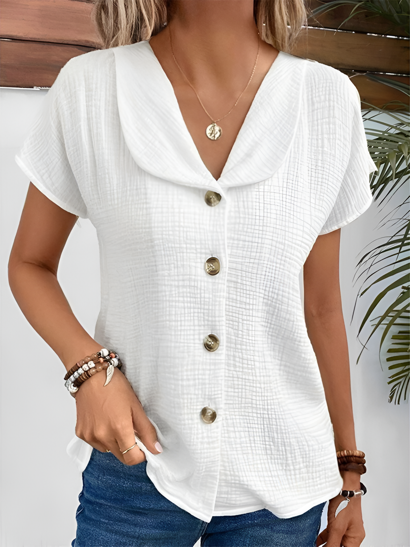 Lilia - Stylish Knit Shirt