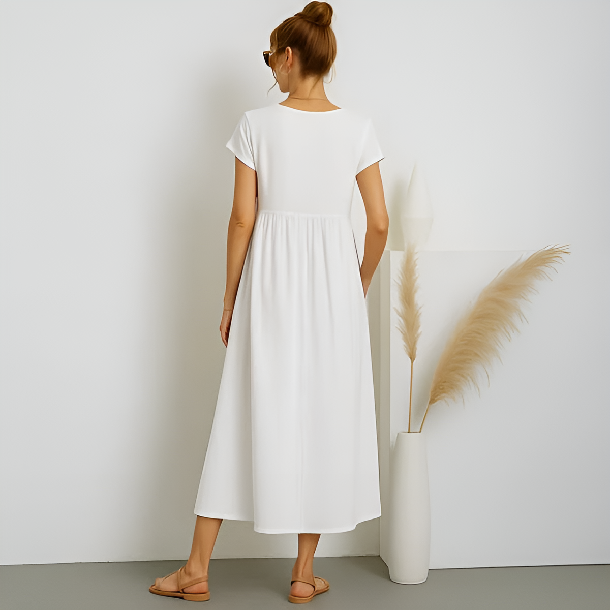 Isabella - Elegant Round Neck Dress