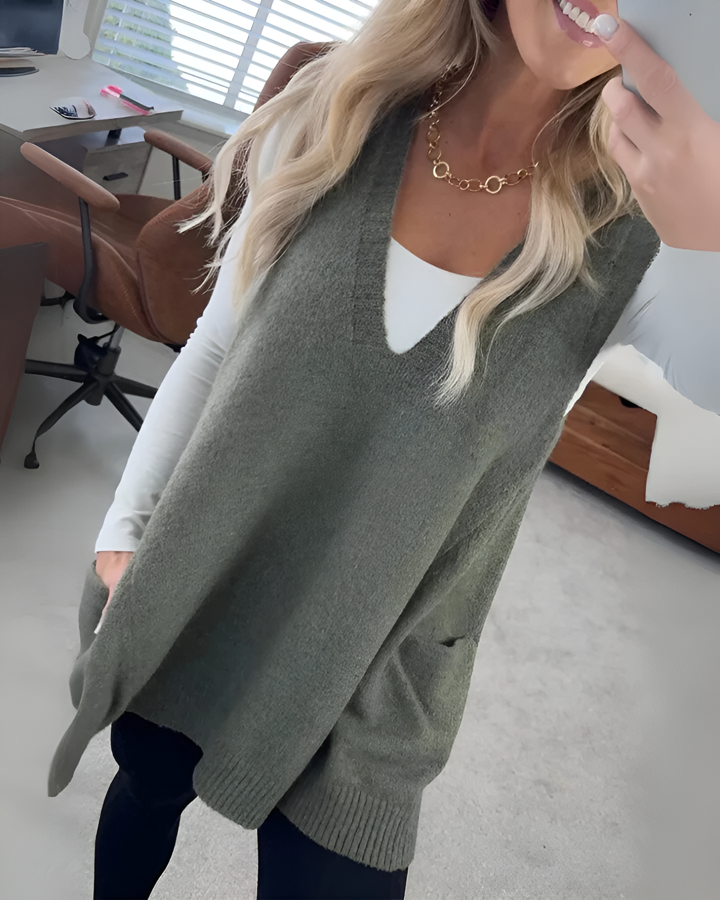 Lora - Cozy Knit Vest