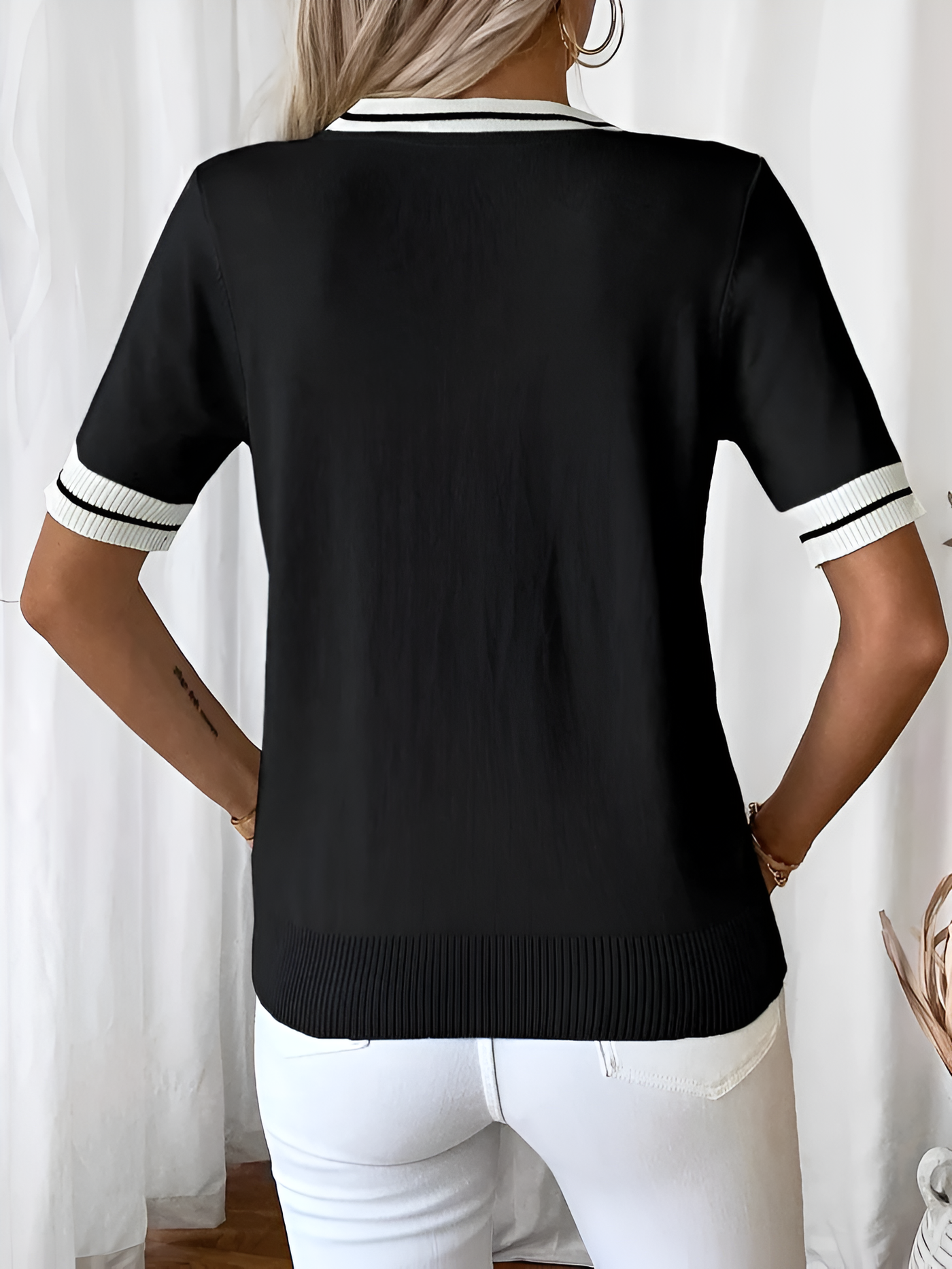 Bethy - Elegant V-Neck Knit Top