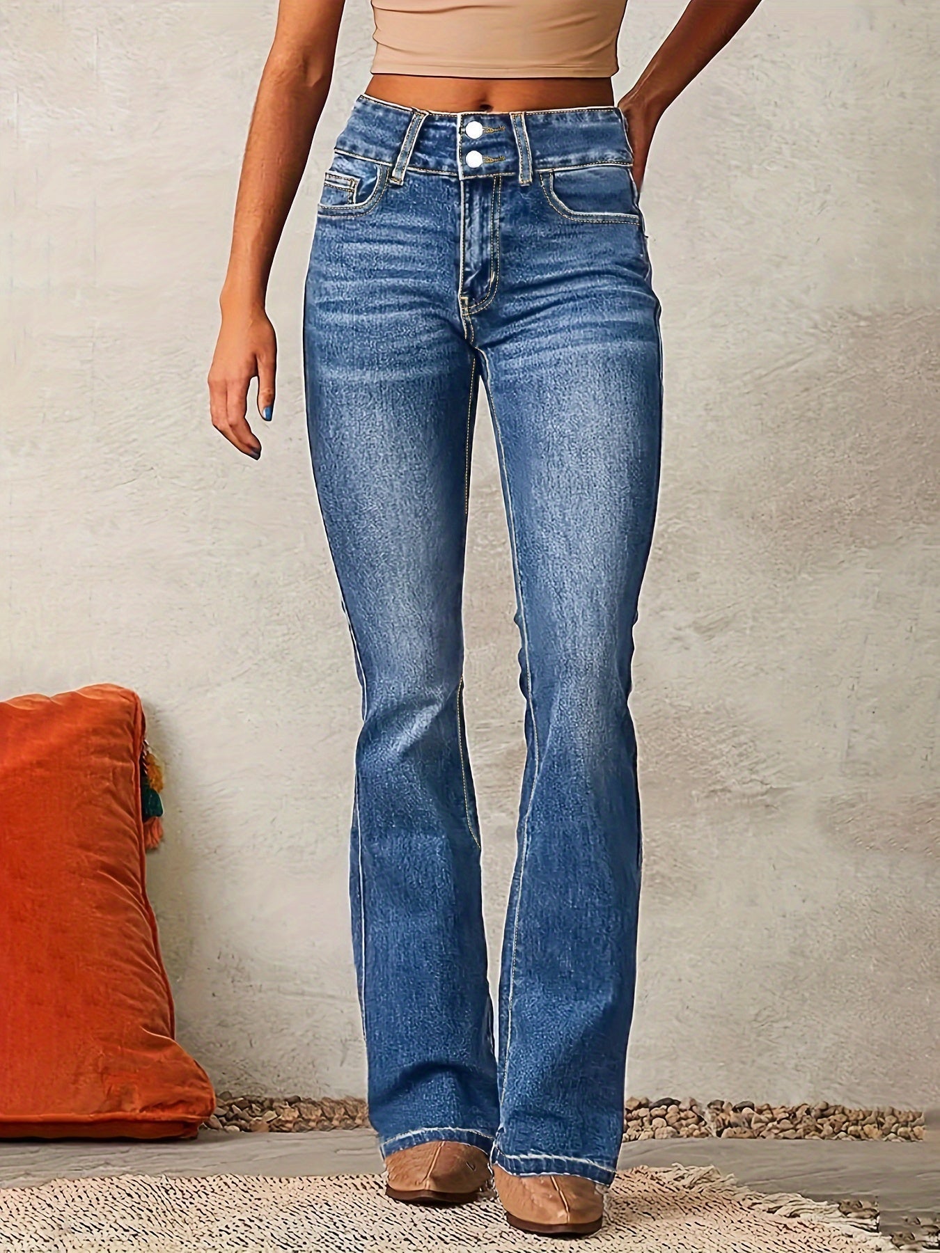 Lova – High-Waisted Flare Jeans