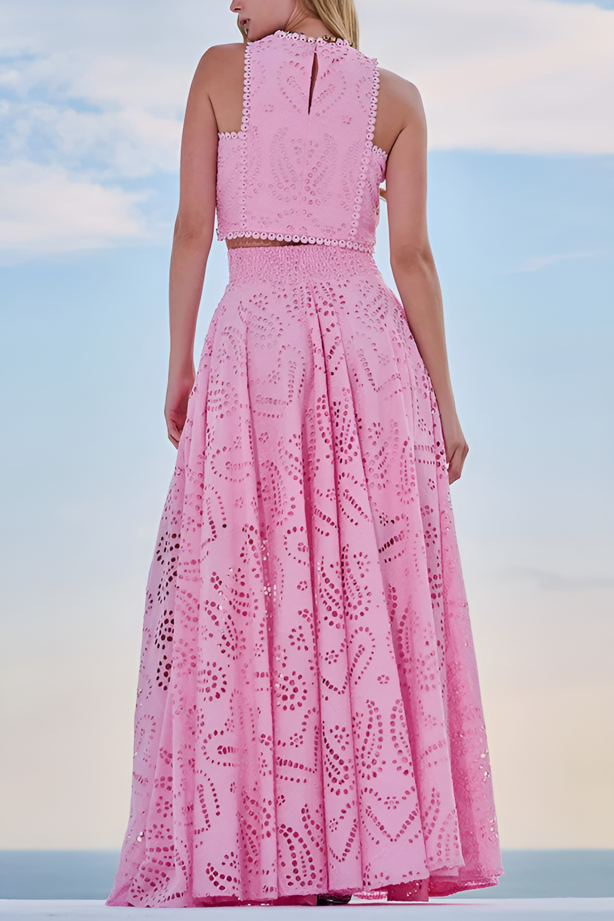 Camilla – Sleeveless Two-Piece Lace Set