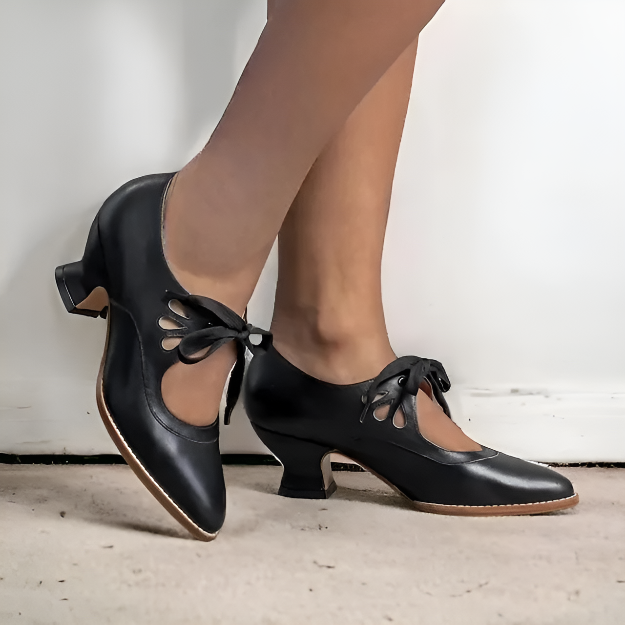Amy - Women's Vintage Lace-Up Leather Heels