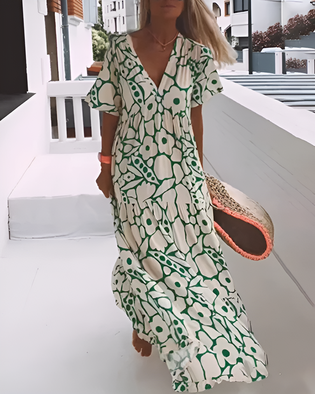 Hilde – Elegant Casual V-Neck Dress