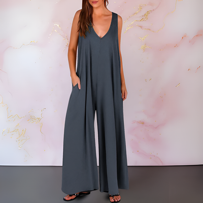 Mandy – Comfortable Jumpsuit with V-Neck and Wide Legs