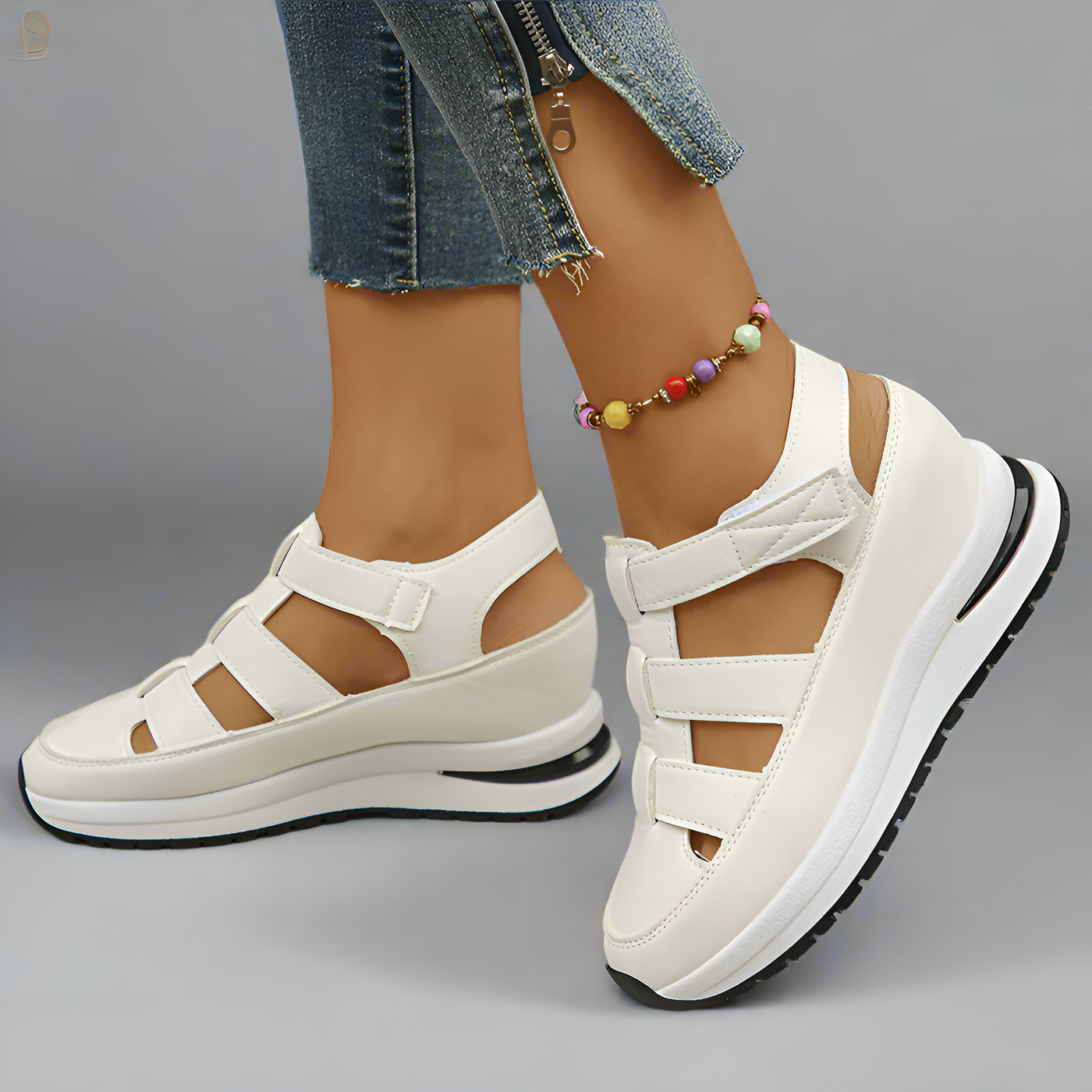 Johanna - Closed-Toe Orthopedic Sandals